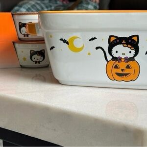 Hello Kitty bakeware bundle
